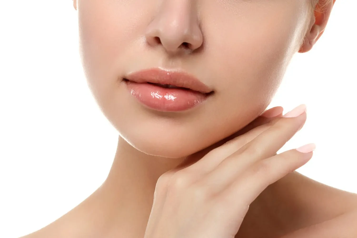 Mulher aproveitando os benefícios do procedimento pump lips